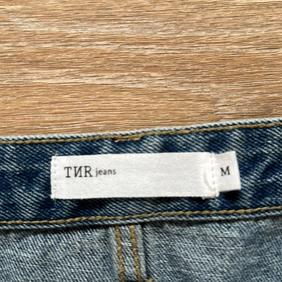 Almost new Jean skirt with buttons down the front size med. - Picture 3 of 7